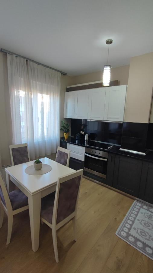 Tirana New Bazaar-Apartment 1 מראה חיצוני תמונה